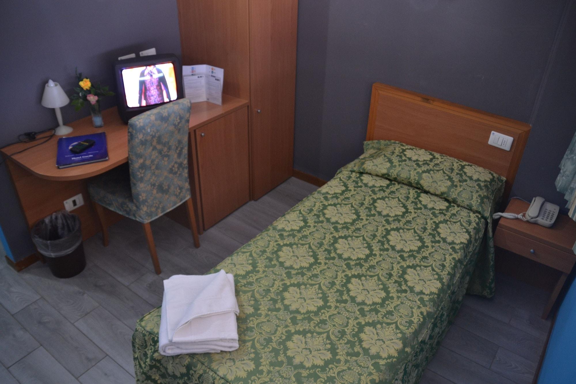 Hotel Garda Affi Esterno foto