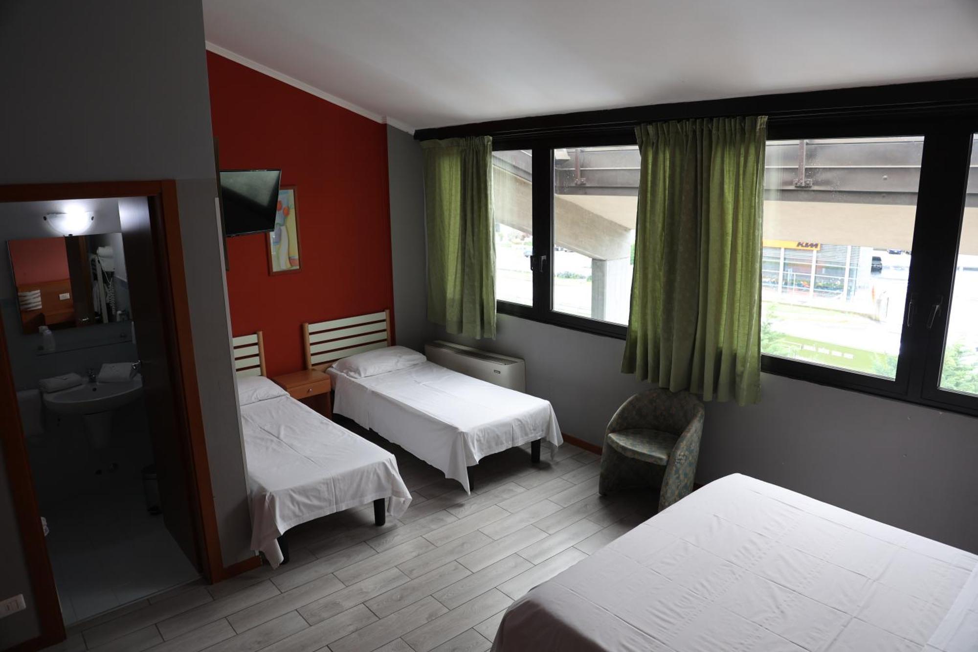 Hotel Garda Affi Esterno foto