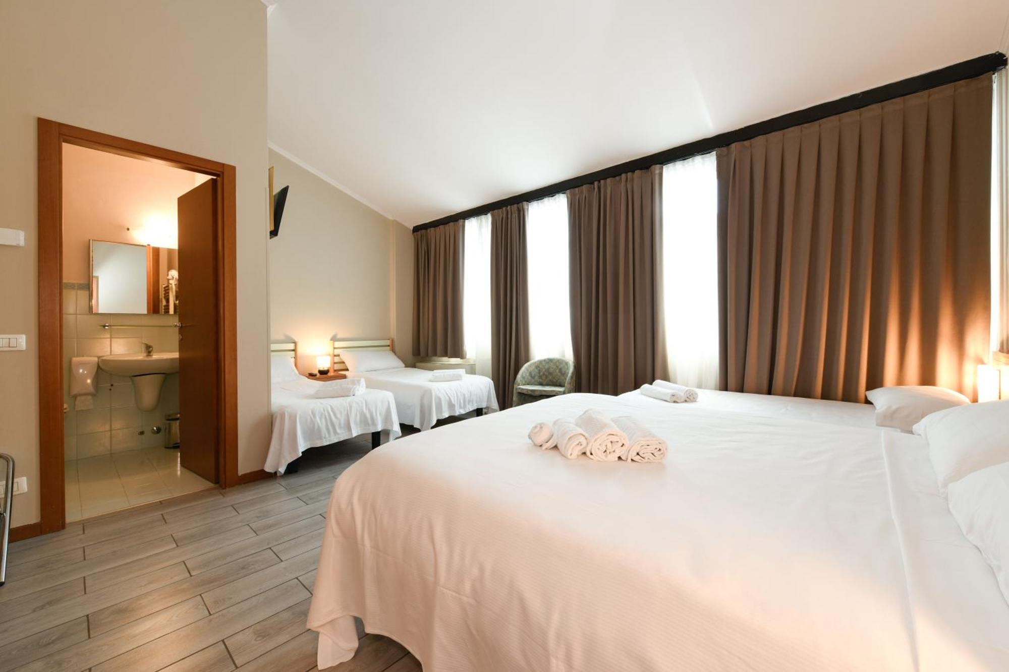 Hotel Garda Affi Esterno foto