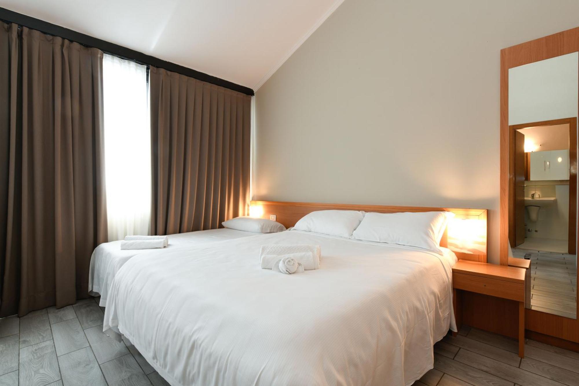 Hotel Garda Affi Esterno foto
