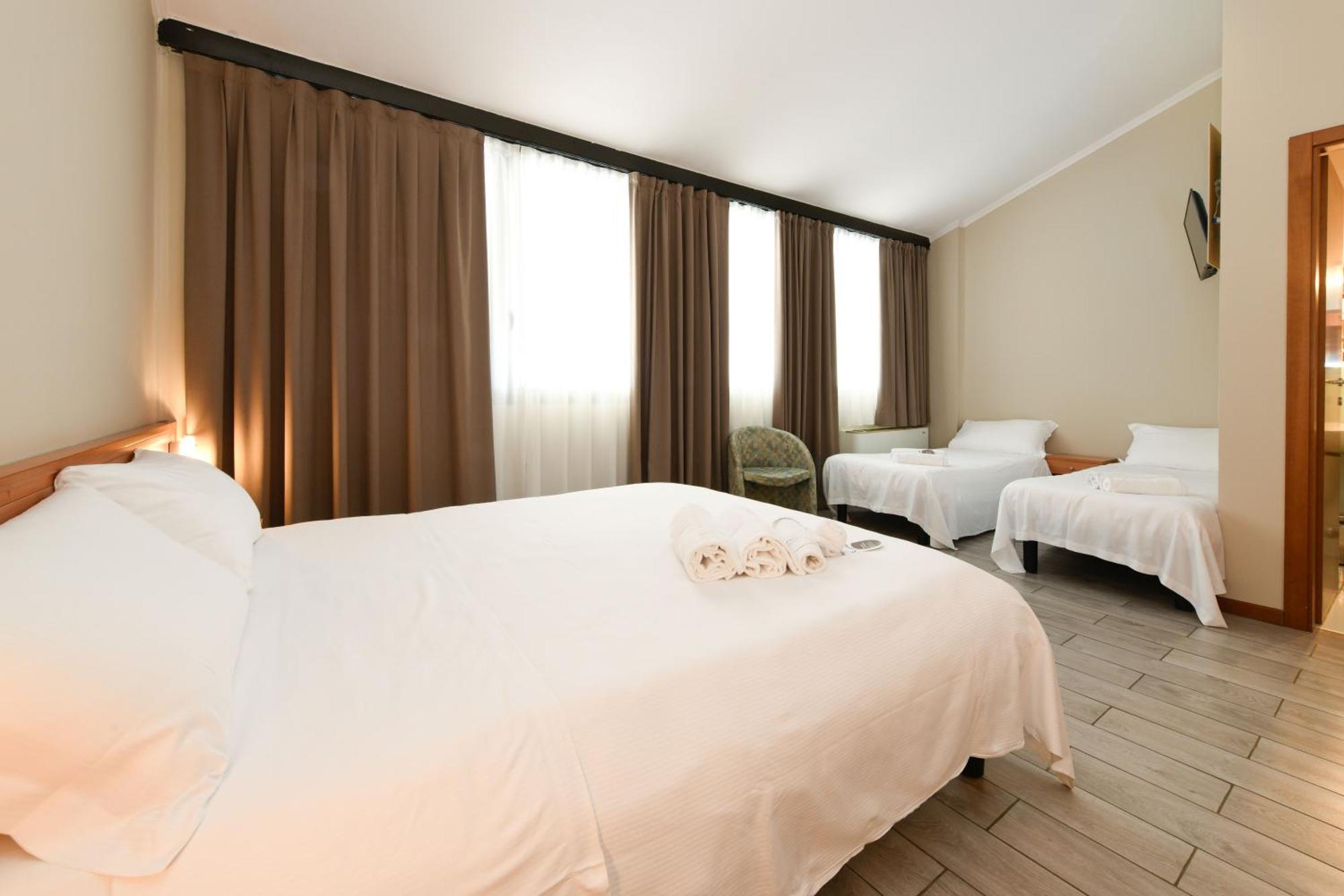 Hotel Garda Affi Esterno foto